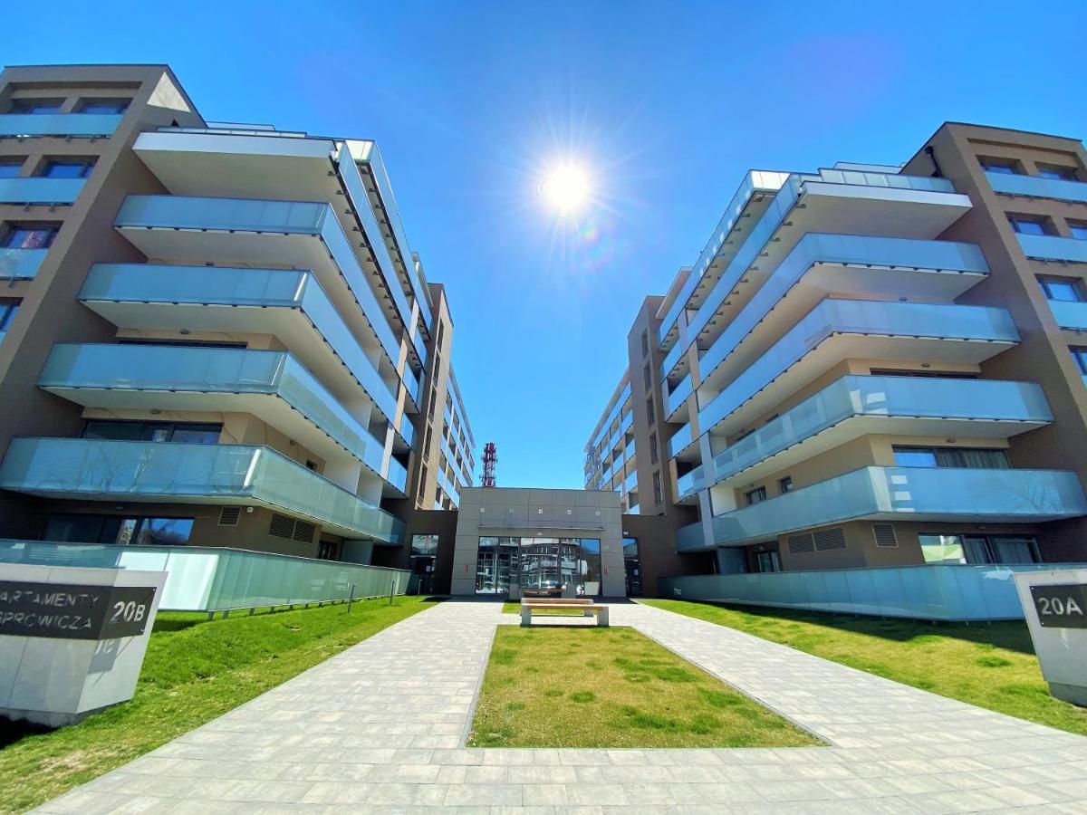Promenada Kasprowicza 20 *